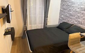 Studio Moderne Proche Disney Land